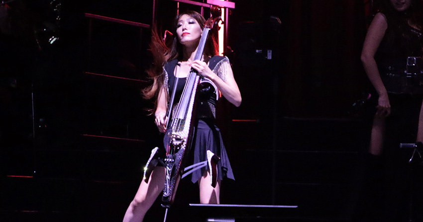 c two steps from hell live 02